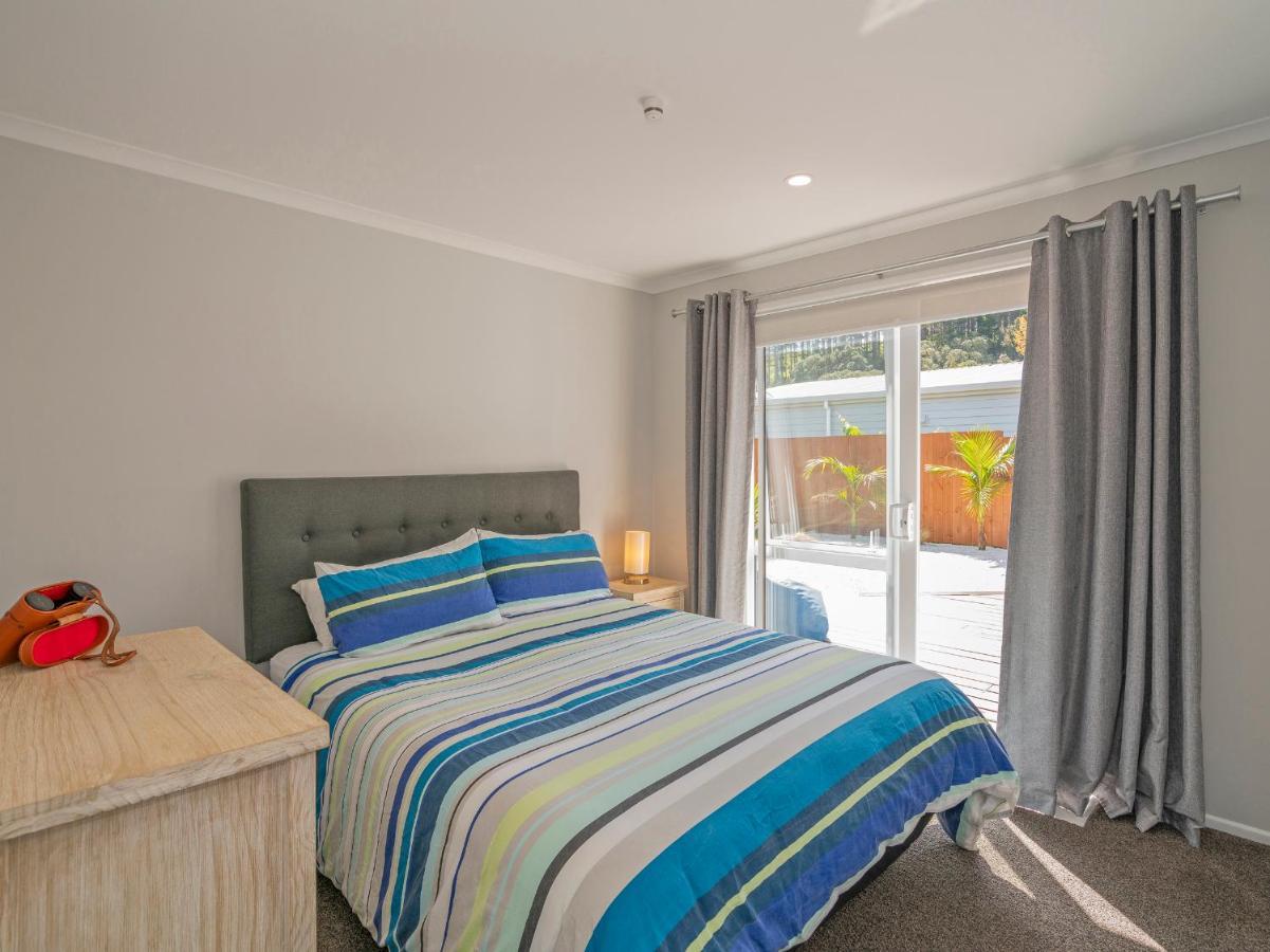 Modern Beach Pad - Whitianga Holiday Home Экстерьер фото