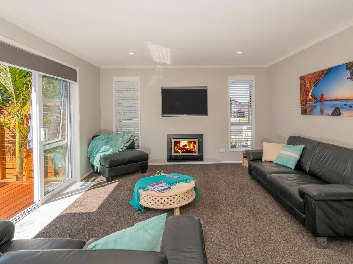 Modern Beach Pad - Whitianga Holiday Home Экстерьер фото