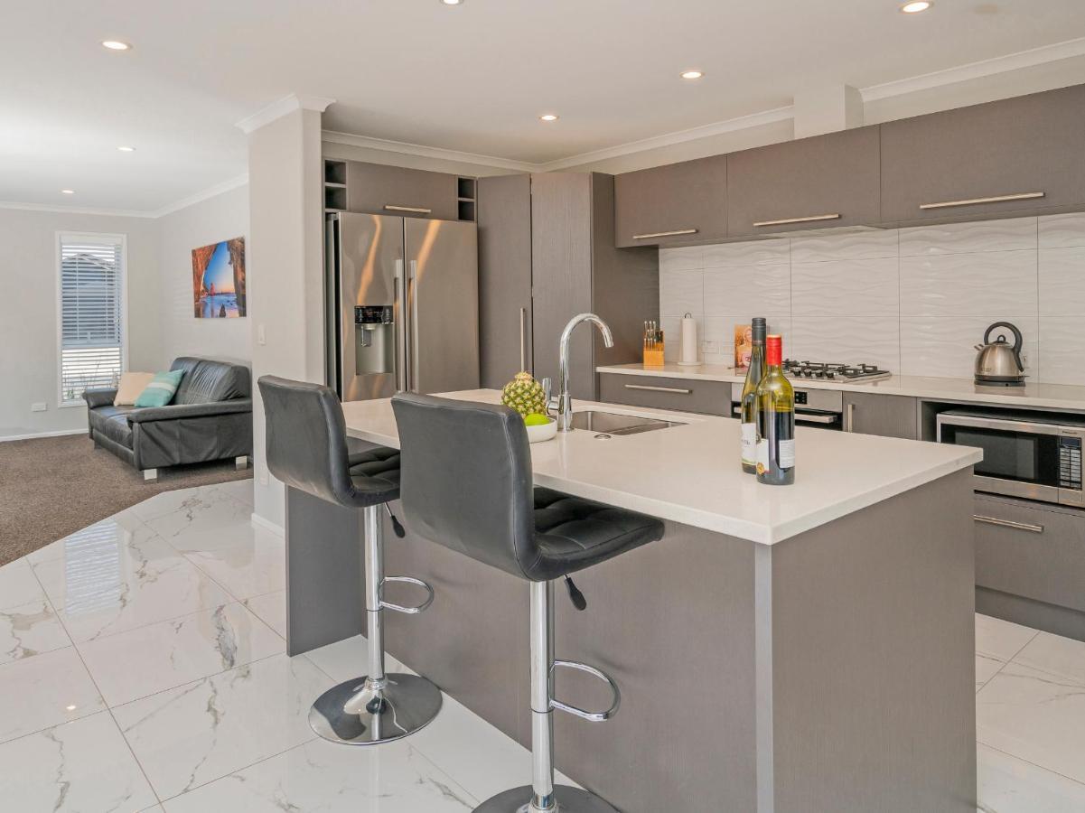 Modern Beach Pad - Whitianga Holiday Home Экстерьер фото