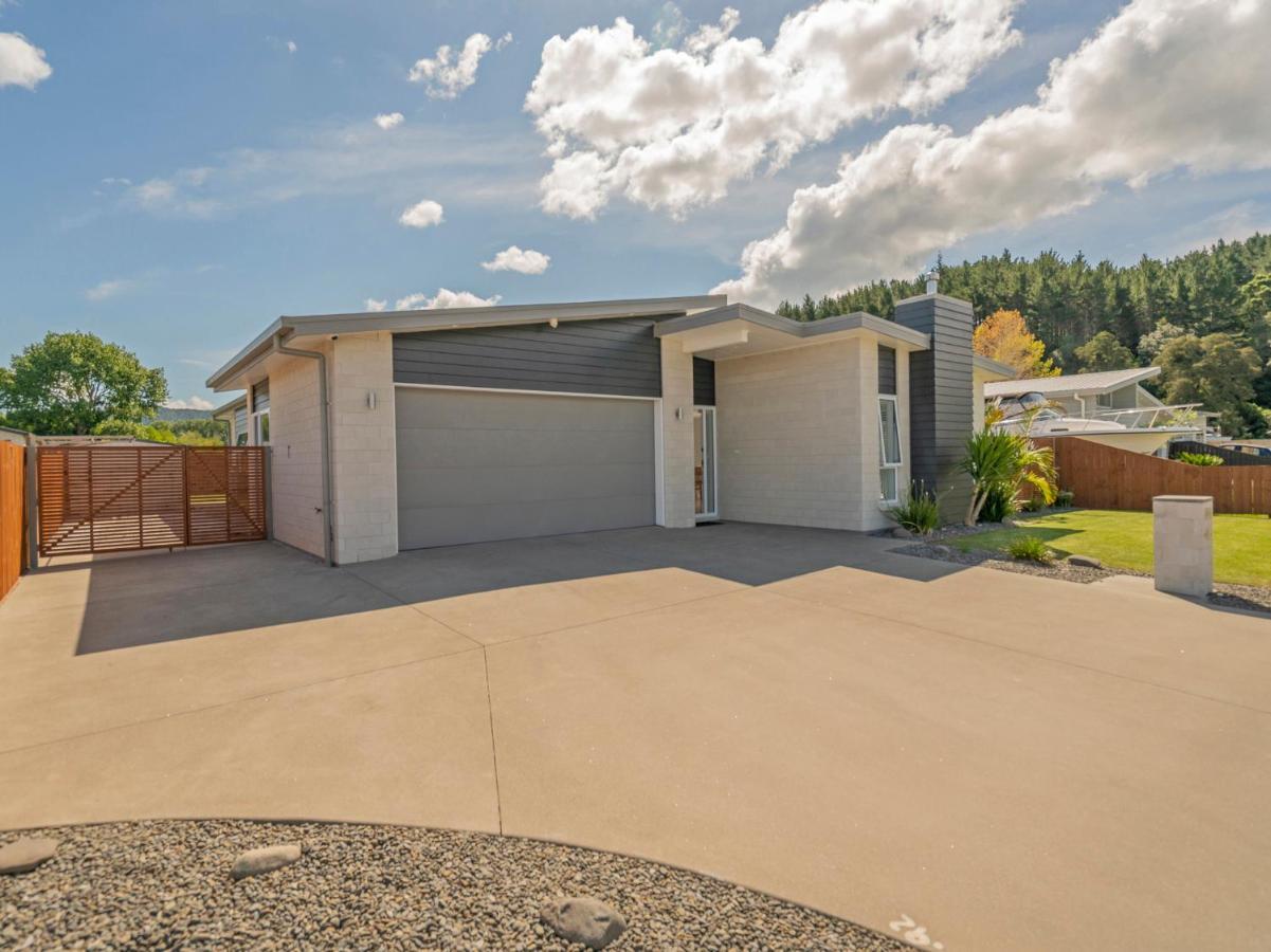 Modern Beach Pad - Whitianga Holiday Home Экстерьер фото