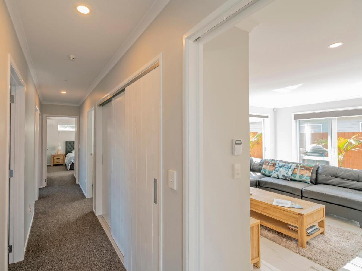 Modern Beach Pad - Whitianga Holiday Home Экстерьер фото