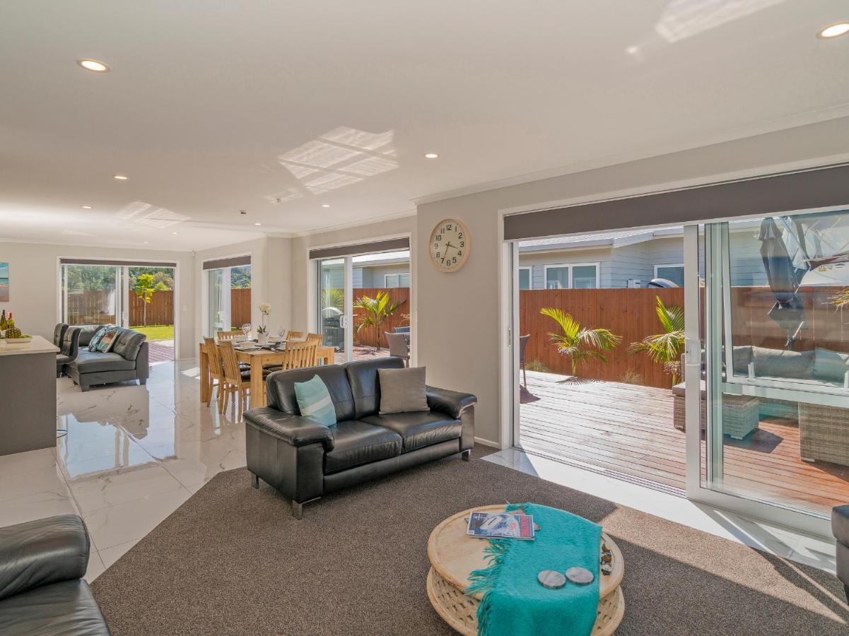 Modern Beach Pad - Whitianga Holiday Home Экстерьер фото